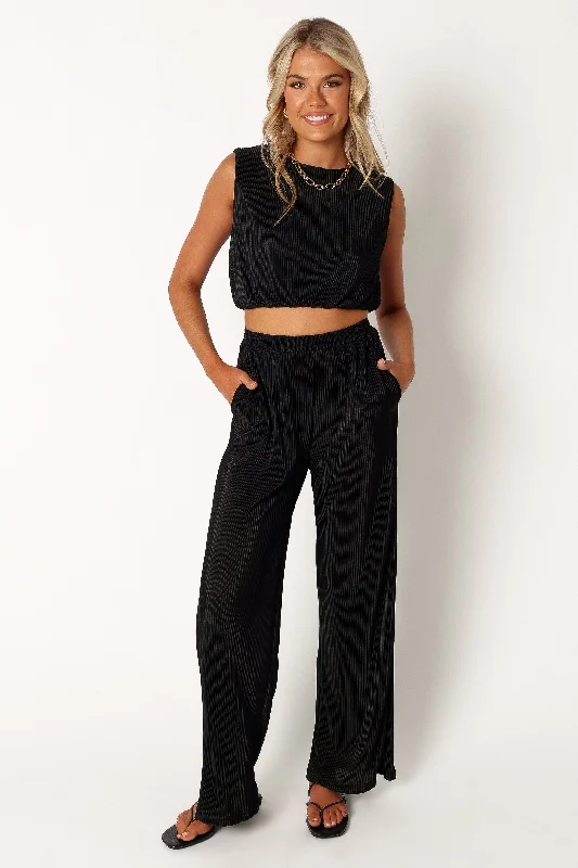 Lucy Plisse Pants - Black