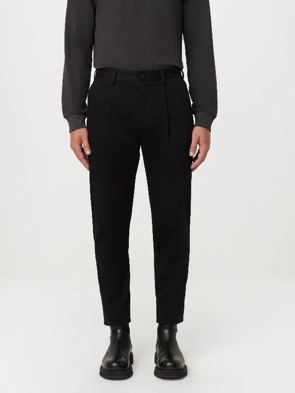 The Jamie Pleated Chino Pant in Black