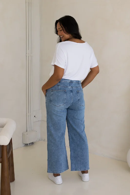 Wide Leg Jean in Light Denim