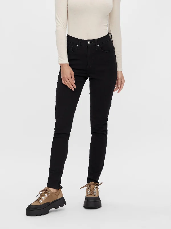 Y.A.S Skinny Jeans in Black